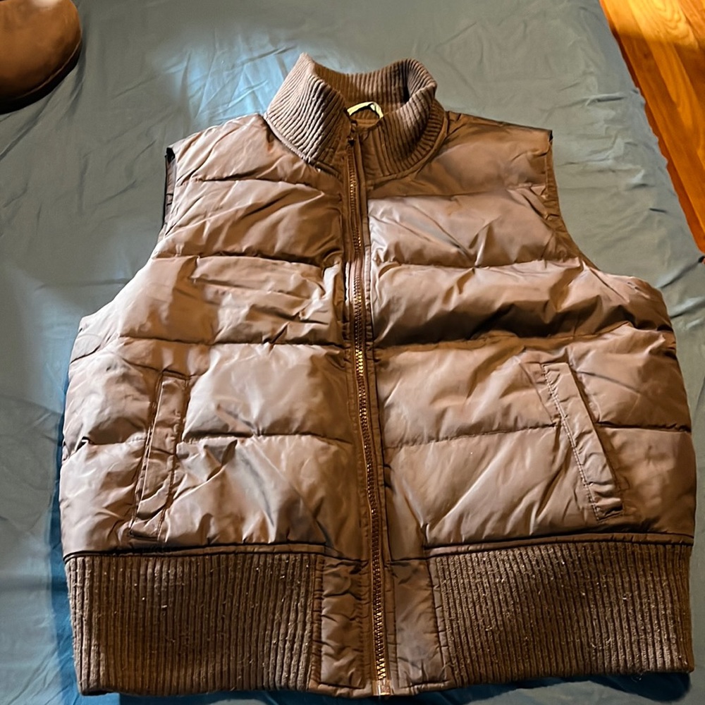 Old Navy puffer vest size medium
